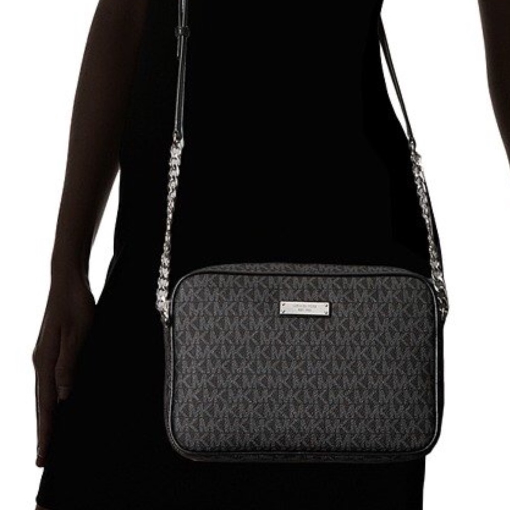 Micheal Kors purse Logo purse